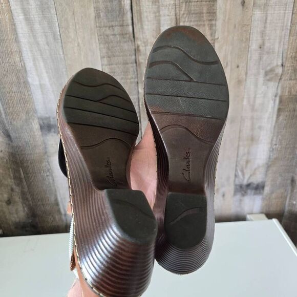 Clarks Sandals Womens 9.5 Brown Leather Slingback Ankle Strap - Picture 6 of 7